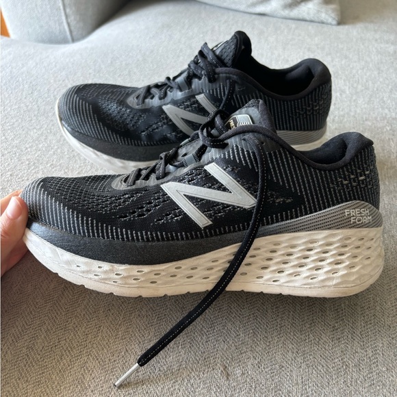 New Balance Fresh Foam More Black - Picture 3 of 5